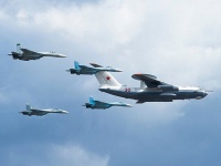 «Летающий радар» А-50У и истребители Су-27 обеспечат массовое десантировани ...