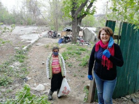 И снова погромы: в Киеве избили цыган и сожгли их палатку (ФОТО)