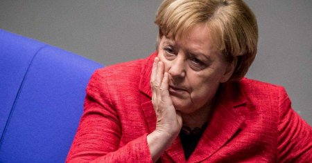 Ближайшие полгода станут тяжелейшим вызовом для Меркель, — Bloomberg