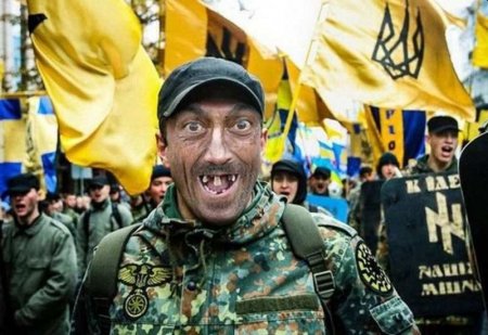 Сотни украинских неонацистов орудуют в Белоруссии, — Лавров