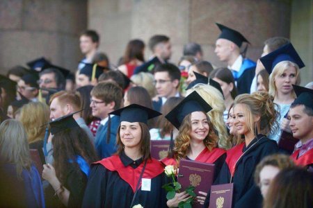 Как будут учиться непривитые студенты в РФ: рекомендации Минобрнауки