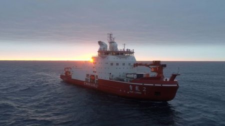 Китайский ледокол пройдет через Северный полюс