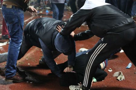 Дагестанцы жестоко избили мужчину в московском метро (ВИДЕО 18+)