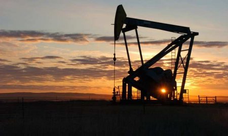 «Омикрон» ощутимо меняет цены на нефть
