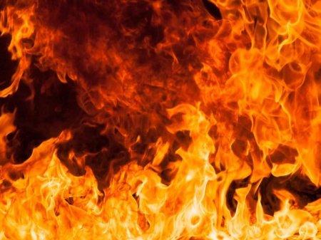 Сильный пожар на НПЗ в Тюмени: горит 100 квадратов (ВИДЕО)