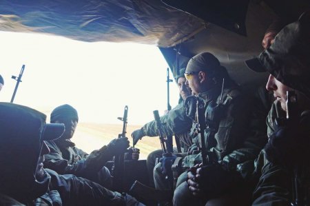 Бойцы Армии ДНР голосуют на передовой запорожского фронта (ВИДЕО)