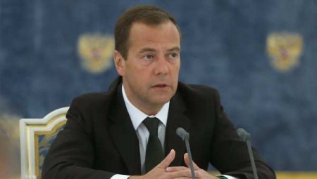 Нынешние украинские власти открыто стали врагами Христа и православной веры, — Медведев