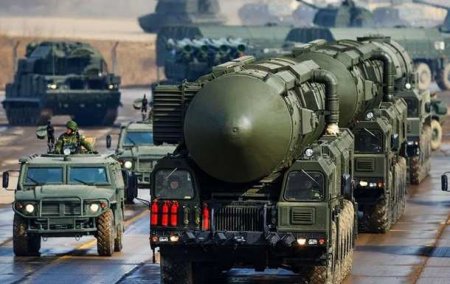 Белоруссия готовит площадки для размещения стратегического ядерного оружия, — глава Минобороны