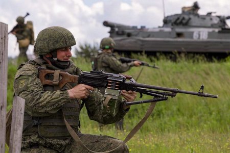 Армия России наступает на купянском и донецком направлениях — сводка Минобороны