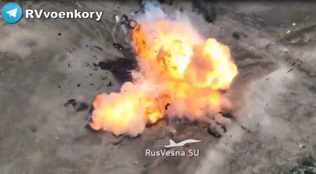 Новые кадры уничтожения танков врага ударными вертолётами ВКС на фронте меж ...
