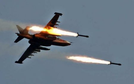 Су-25 нанесли ракетные удары по объектам боевиков (ВИДЕО)
