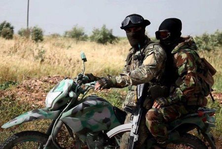 Боевики на мотоциклах с флагами «Хезболлы» у ливано-израильской границы (ВИ ...