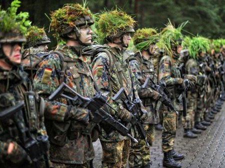 Министр обороны Германии заявил об «опасности войны в Европе»