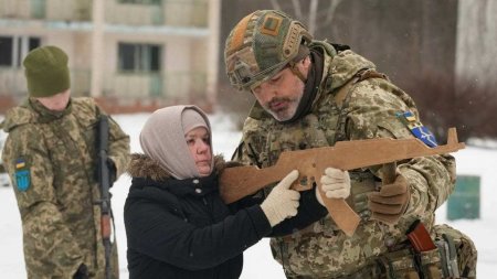 В Харькове развернули масштабную подготовку к обороне