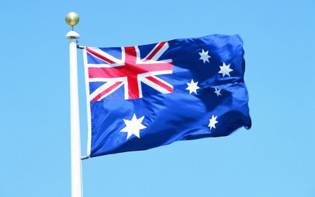 Премьер Австралии: наш флаг будет реять рядом с украинским