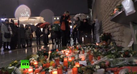 ​В Париже продолжаются акции в память о жертвах теракта в редакции Charlie  ...