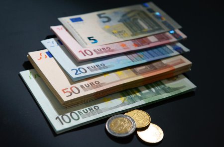 ЕЦБ отказался принимать облигации Греции в качестве залога под кредиты