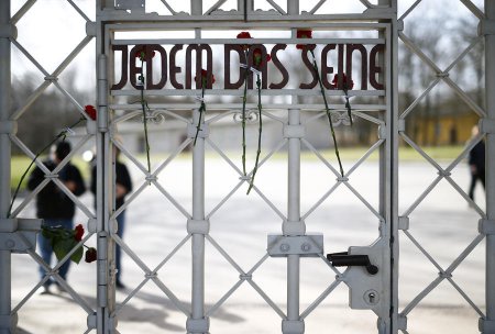 Германия: Мигрантов расселили в концлагере