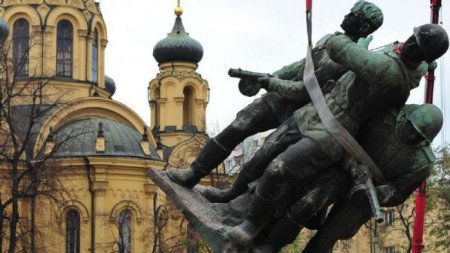 О сносе советских памятников в Польше — мнение