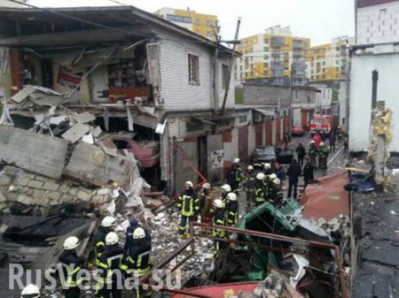 Мощный взрыв в Киеве, есть погибший (ФОТО+ВИДЕО)