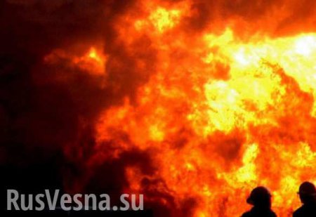 «Достали телефоны и позировали на фоне пламени», — в ночном клубе Львова случился пожар (ВИДЕО)