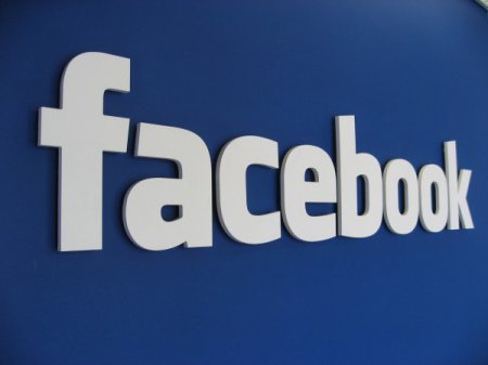 Западные пользователи информируют о перебоях в работе Facebook