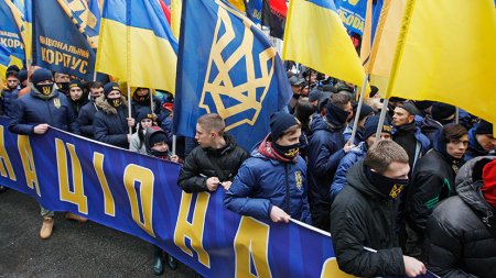 Символичный запрет: как наказание за ношение георгиевской ленты раскалывает Украину