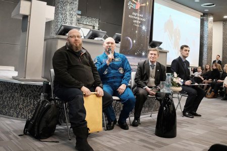 Известный космонавт Артемьев получил предложение прославить Киров запуском наноспутника