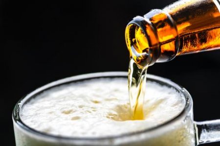 «Тошнота и рвота - первые симптомы»: Компонент фильтрованного пива провоцир ...