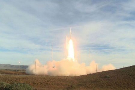 США впервые испытали баллистическую ракету после выхода из ДРСМД