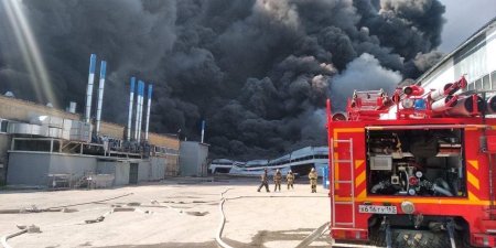Чёрный дым закрыл небо: сильный пожар в Самаре (ФОТО, ВИДЕО)