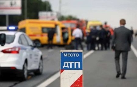 БТР протаранил маршрутку на юге России: есть погибшие (ФОТО, ВИДЕО)