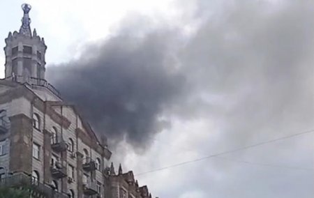 В Киеве на Крещатике сильный пожар